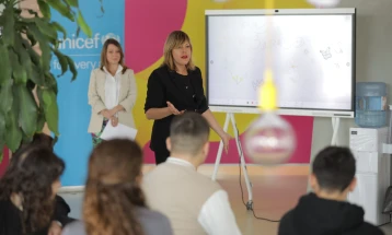 УНИЦЕФ: Децата и младите креираа кампања против омразата на интернет