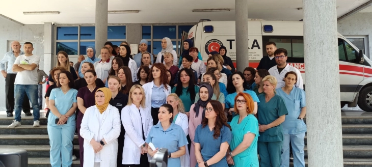 Protestë e dytë e stafit mjekësor të Spitalit klinik të Tetovës, paralajmërojnë çdo ditë shprehjen e revoltës
