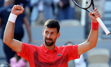 Ѓоковиќ избори четвртфинале против Зверев на Ролан Гарос