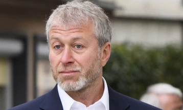 Велика Британија размислува за правни мерки против Абрамович поради замрзнатите средства од продажбата на „Челси“