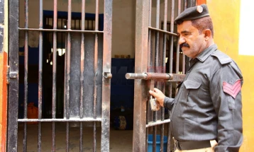 Mbi 200 të burgosur kanë ikur nga burgu në Pakistan pas tërmetit në Karaçi