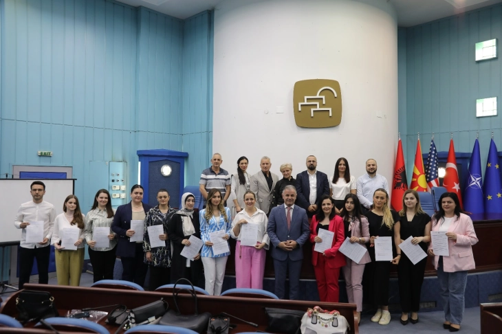 Доделени 14 решенија на наставници од четирите основни училишта на територијата на Општина Чаир