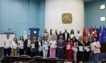 Доделени 14 решенија на наставници од четирите основни училишта на територијата на Општина Чаир