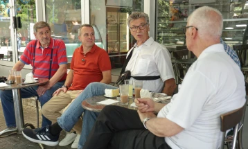 Герасимовски со легендите на Работнички: Ќе имате своја ложа, а салата ќе го носи името на Лазар Лечиќ