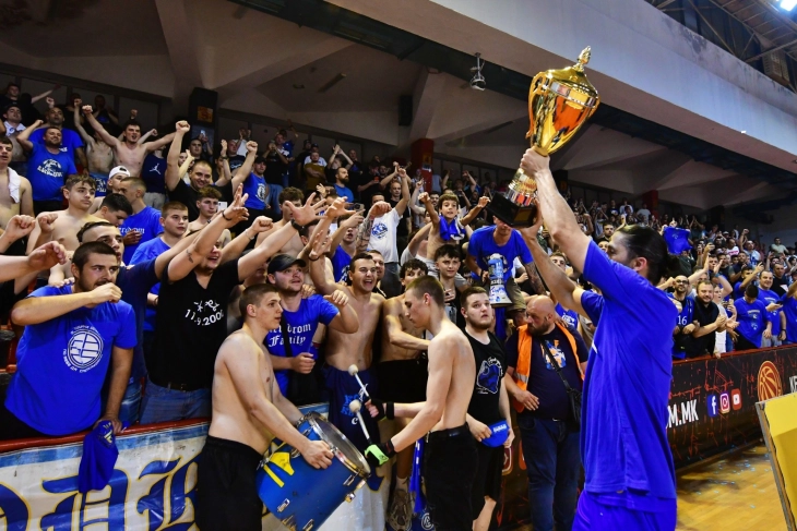 Вечерва дружба со шампионите во Аеродром 