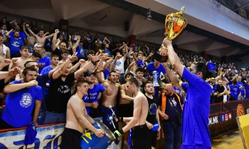 Вечерва дружба со шампионите во Аеродром 