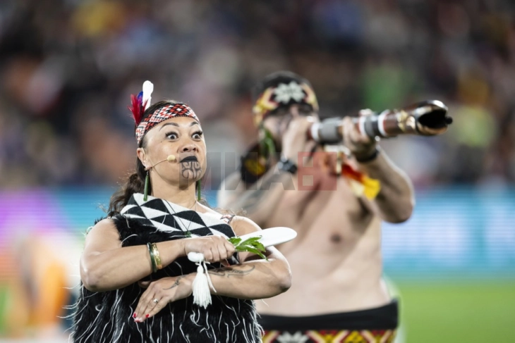 Новозеландскиот Парламент суспендираше тројца пратеници поради изведба на маорски танц