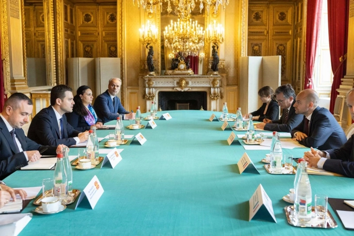 Работна средба на министерот Муцунски со министерот за надворешни работи на Франција, Жан-Ноел Баро