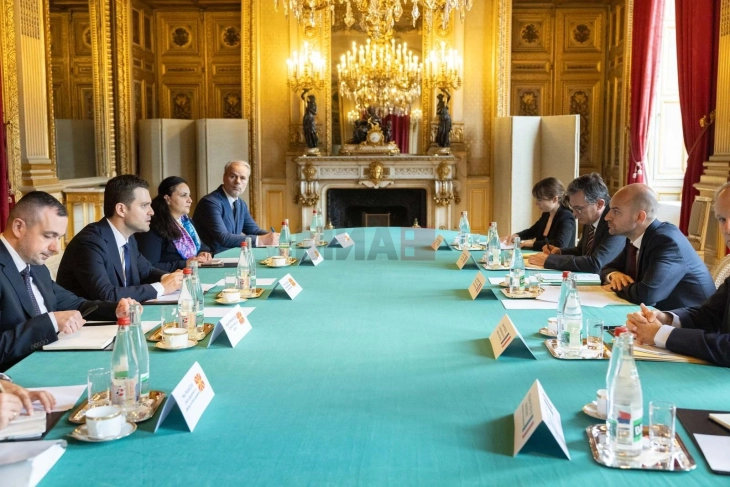 Takim pune i ministrit Mucunski me ministrin e Punëve të Jashtme të Francës, Zhan-Noel Baro