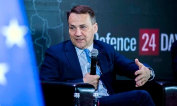 Полскиот министер за надворешни работи се пошегува на сметка на Маск по кавгата со Трамп