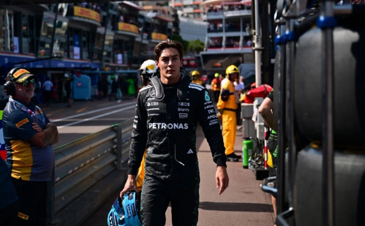 Ф1: Астон Мартин сака да го ангажира Расел