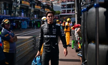 Ф1: Астон Мартин сака да го ангажира Расел