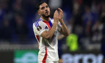 Лион ја одби првата понуда на Манчестер сити за Черки