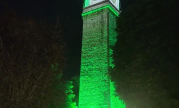 Градскиот часовник во Битола во боите на ракометниот шампион Еурофарм Пелистер