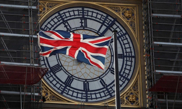 Велика Британија ќе инвестира над 100 милијарди евра во наука, иновации и одбрана до 2030