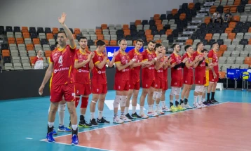 Македонските одбојкари поразени и од Словачка