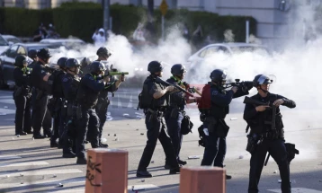 Во Лос Анџелес судири меѓу демонстранти и полиција (ДПЛ)