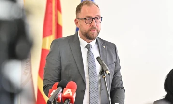 Ministri Lutkov për vizitë punë në Manastir