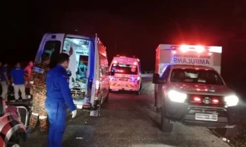 Të paktën 15 studentë humbën jetën në aksidentin e një autobusi në Malajzi