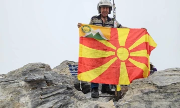 Седумдесет и осумгодишниот планинар Стојанче Костовски викендов се искачи на Олимп