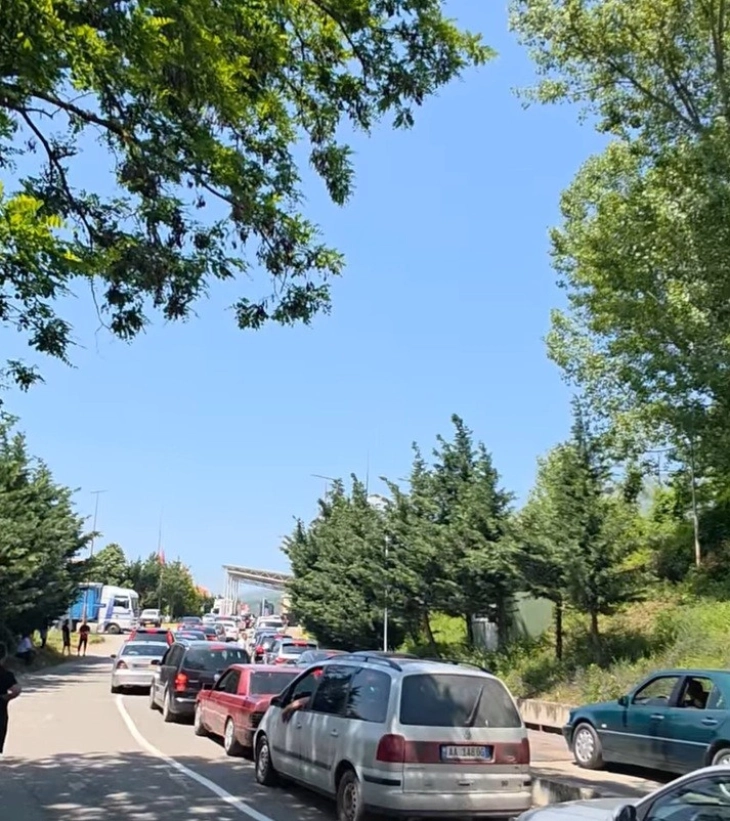 За викендот рекордна фреквенција од над 15 илјади патници на ГП „Блато“ кај Дебар