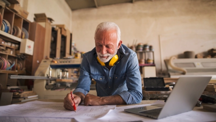 Над 10 отсто од лицата на возраст за пензионирање во ЕУ и натаму работат 