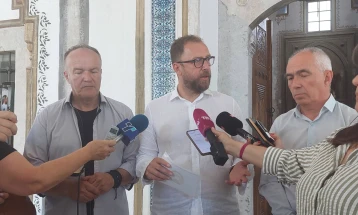 Ministri Ljutkov i vizitoi institucionet nacionale kulturore në Manastir