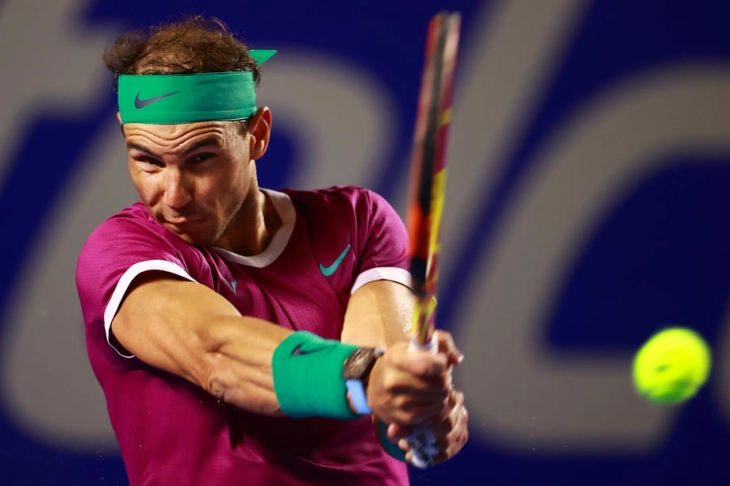 Рекет на Надал продаден на аукција за рекордни 157.300 долари