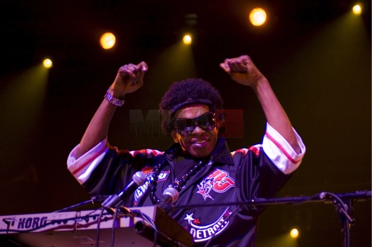 Почина Слај Стоун, легенда на фанк и соул музиката