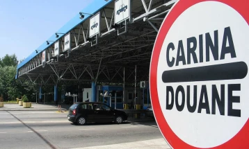 Drejtoria e Doganave grumbulloi mbi 177 milionë euro për një vit, të ardhurat nga taksat doganore për importet e automjeteve u rritën për 20 për qind