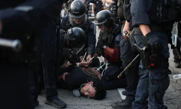 Трамп ги отфрли обвинувањата на гувернерот на Калифорнија за поттикнување граѓанска војна