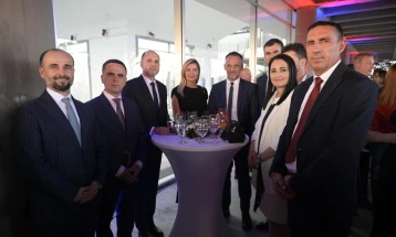 Kryetari Zeqirija Ibrahimi merr pjesë në pritjen e organizuar nga Ambasada e Britanisë në nder të ditëlindjes së Mbretit Çarls III