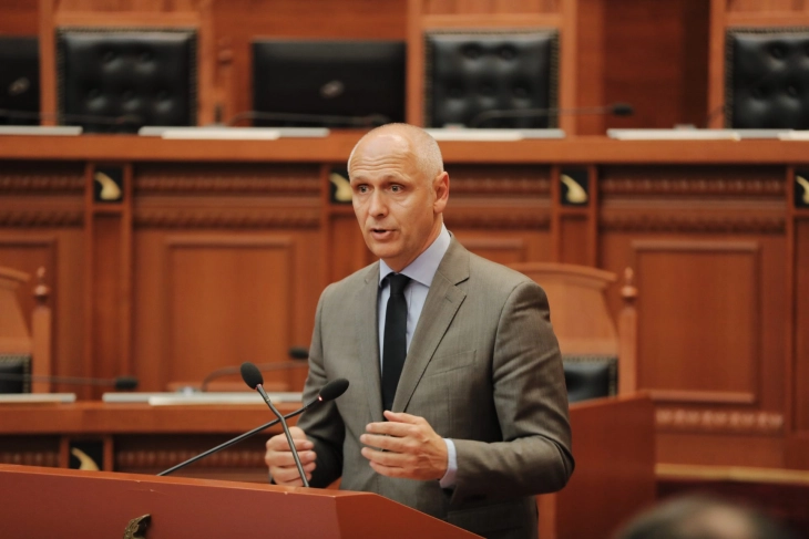 Kapetanoviq bën thirrje për mbështetje parlamentare për lidhshmërinë rajonale