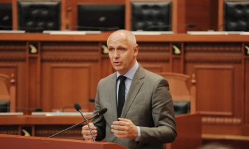 Kapetanoviq bën thirrje për mbështetje parlamentare për lidhshmërinë rajonale