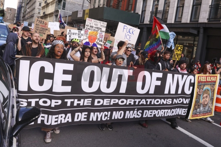 Mijëra protestues në Nju Jork kundër politikave të migracionit të Trampit