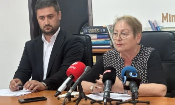 Јаневска: На 1 септември ќе ги има сите учебници, училиштата да ги пријават оштетените за да бидат заменети