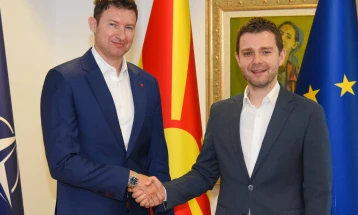 Средба на министерот Муцунски со амбасадорот на Албанија, Мејдани