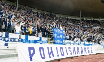 Навивачот хоспитализиран за време на натпреварот Финска – Полска  почина во болница