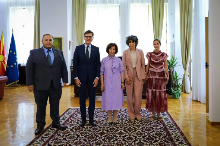 Siljanovska Davkova e ka pritur ambasadorin e Spanjës dhe përfaqësuesit e KB dhe UNDP në vigjilje të Konferencës së Seviljes