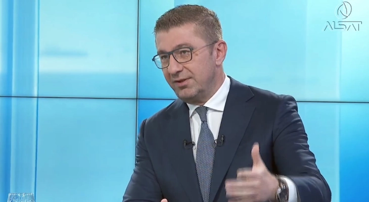 Mickoski: Motivet e Qeverisë së kaluar kanë qenë që të mbeten në pushtet, Në Sofje të ktijohet një identitet i ri, artificial maqedonas, motivi ynë është Maqedonia e të gjithë qytetarëve në BE me dinjitet