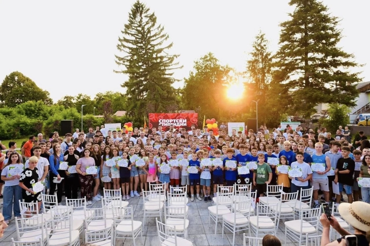 Доделени 250 стипендии на најуспешните спортисти во Општина Бутел