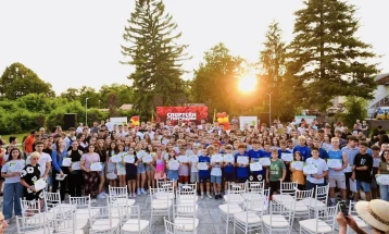 Доделени 250 стипендии на најуспешните спортисти во Општина Бутел