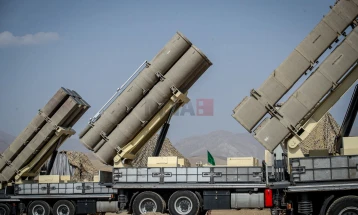 Irani lansoi rreth 100 drone drejtë Izraelit, armata punon për zmbrapsjen e tyre, njoftoi ushtria izraelite