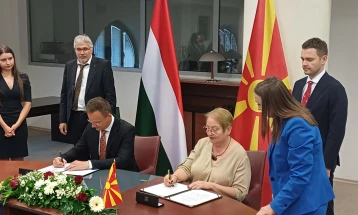 Janevska and Szijjártó sign memorandum for 20 annual scholarships for Macedonian students in Hungary 