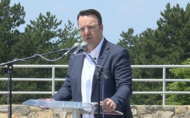 Nikollovski: Pjesë të rrugës drejt Shën Naumit as që ishin prekur që nga koha e gjeneralit Karangellevski, kur është ndërtuar rruga