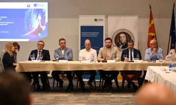 Мицкоски од обука на Конрад Аденауер: Македонија забрзано се трансформира