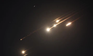 Иран возврати со ракетни напади врз Израел, ескалацијата предизвика глобална загриженост