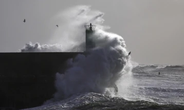 Më shumë se 30.000 rrufe e kanë goditur Britaninë e Madhe