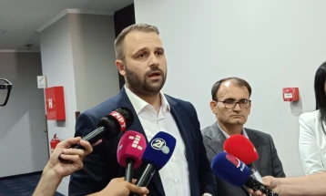 Durmishi: Nuk ka rritje drastike të çmimeve të produkteve themelore ushqimore