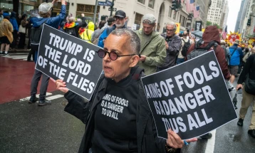 Трамп ја предводеше парада на армијата: Прослава или „диктаторско однесување“?